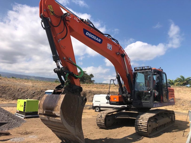 On Reunion Island, the dealer DMP shares its passion with Doosan